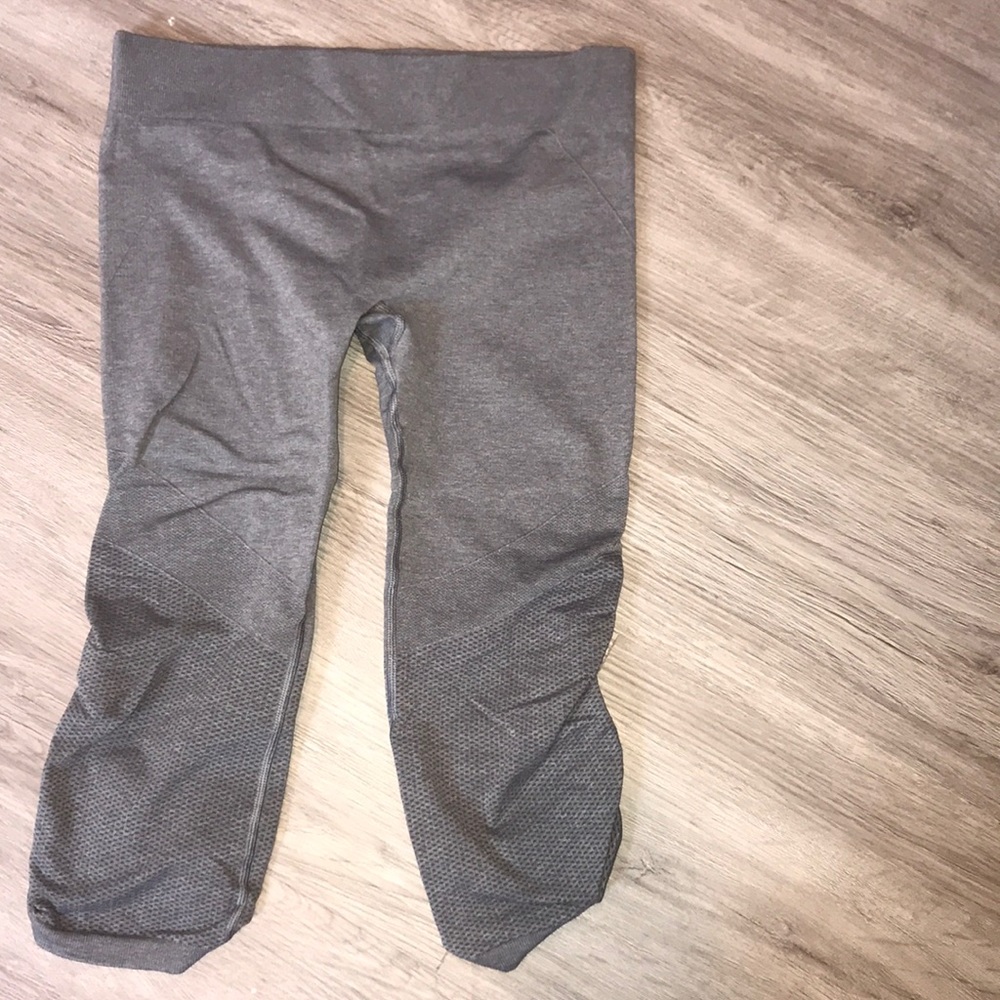 Ivivva Cropped leggings!! Super Cute!